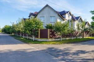 House J-34381, Sadova, Pohreby (Brovarskyi) - Photo 1