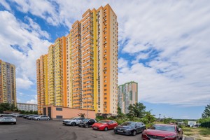 Apartment R-56787, Kulzhenko's Family (Dehtiarenka Petra), 37, Kyiv - Photo 2